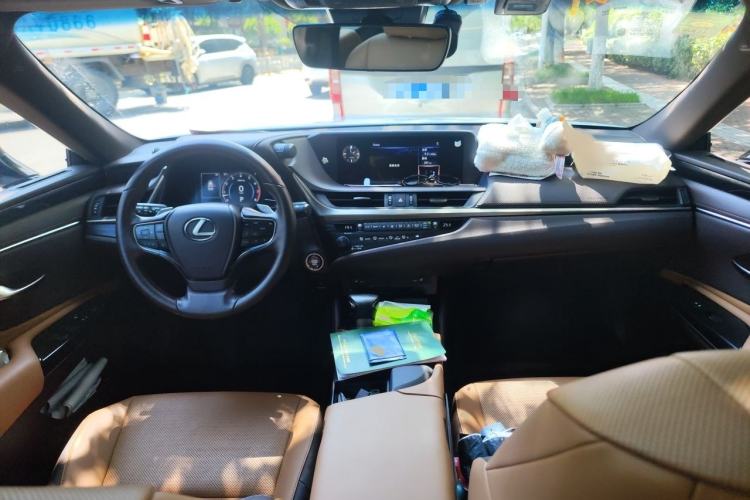 Used Lexus ES 2018 200 Excellence Edition China V Standard Interior 2