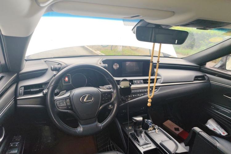 Used Lexus ES 2018 200 Excellence Edition China V Standard Interior 2