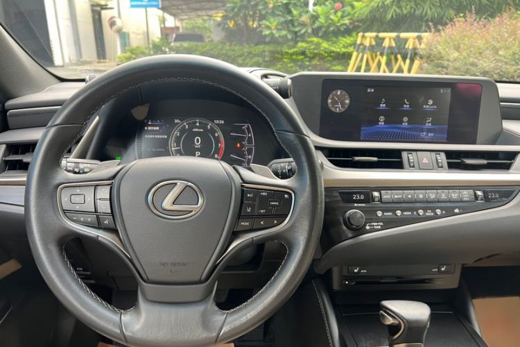 Used Lexus ES 2018 200 Excellence Edition China V Standard Interior 2