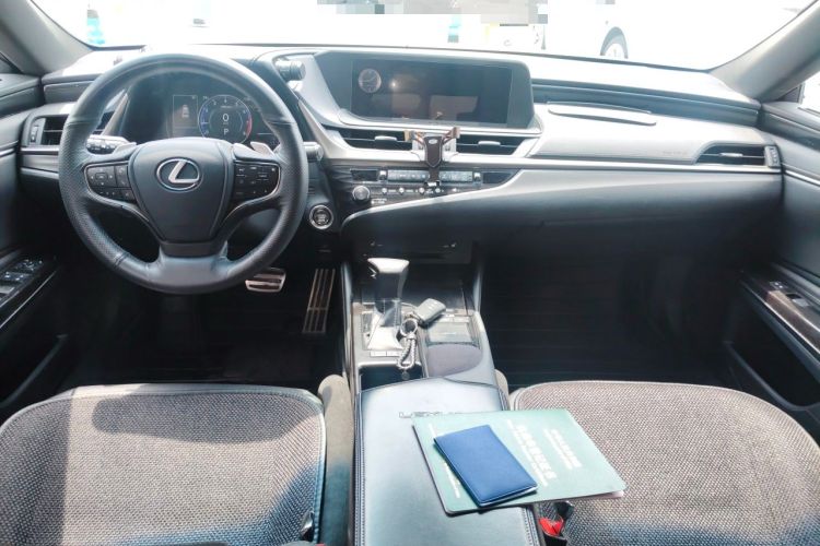 Used Lexus ES 2018 200 Excellence Edition China V Standard Interior 2