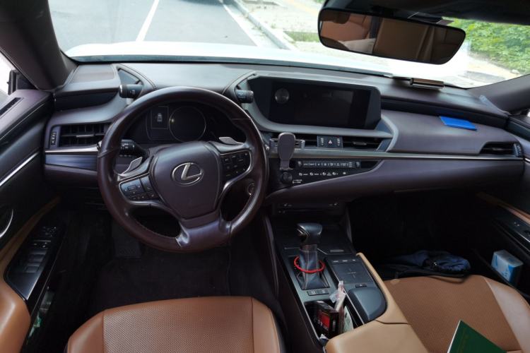 Used Lexus ES 2018 200 Excellence Edition China V Standard Interior 2