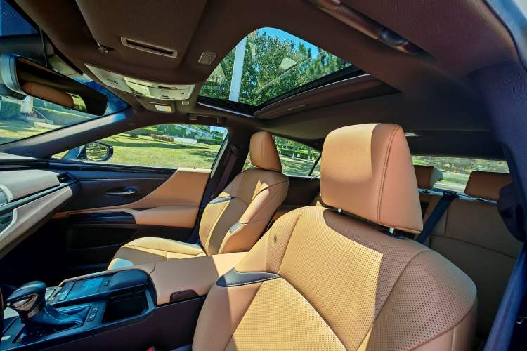 Used Lexus ES 2018 200 Excellence Edition China VI Standard Interior 3