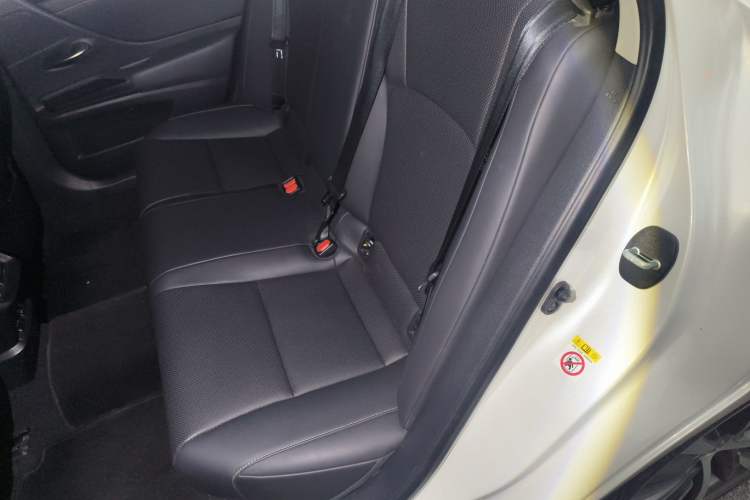 Used Lexus ES 2018 200 Excellence Edition China V Standard Interior 4