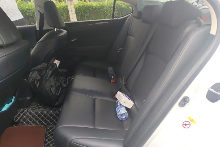 Used Lexus ES 2018 200 Excellence Edition China V Standard Interior 4