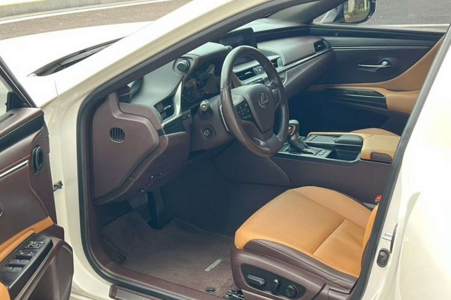 Used Lexus ES 2018 200 Excellence Edition China V Standard Interior 4