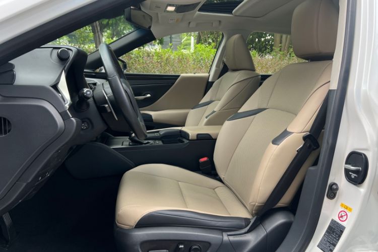 Used Lexus ES 2018 200 Excellence Edition China V Standard Interior 5