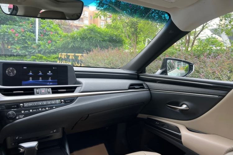 Used Lexus ES 2018 200 Excellence Edition China V Standard Interior 8