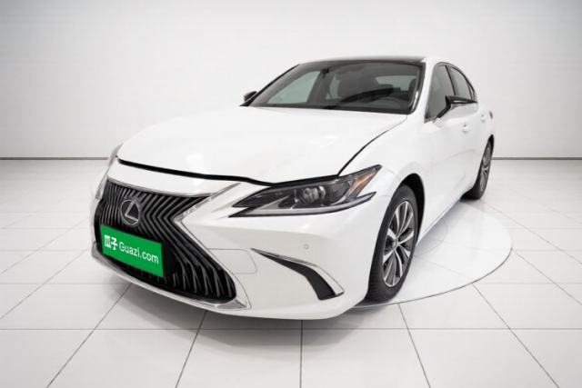 Ojetý Lexus ES 2018 200 Excellence Edition China VI Standard