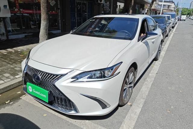 Used Lexus ES 2018 300h Premier Edition China VI Standard