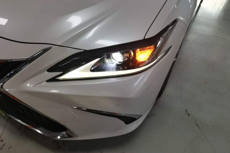 Used Lexus ES 2018 300h Premier Edition China V Standard Left Front Headlight