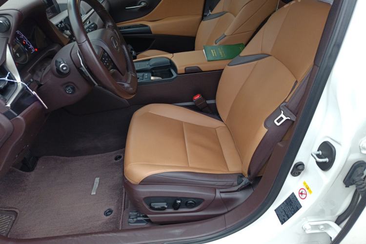 Used Lexus ES 2018 300h Premier Edition China VI Standard Left Front Seat
