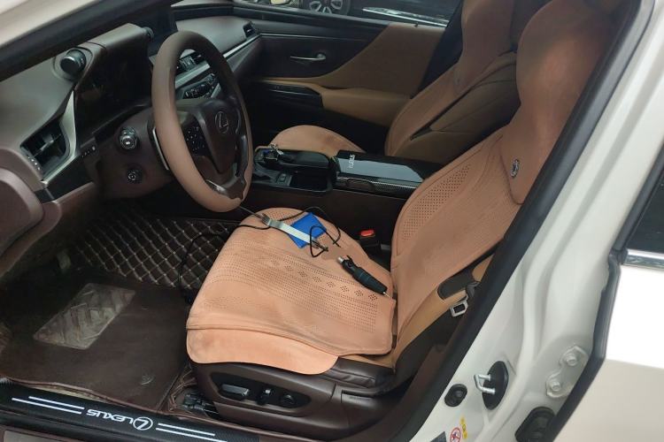 Used Lexus ES 2018 260 Excellence Edition China V Standard Left Front Seat
