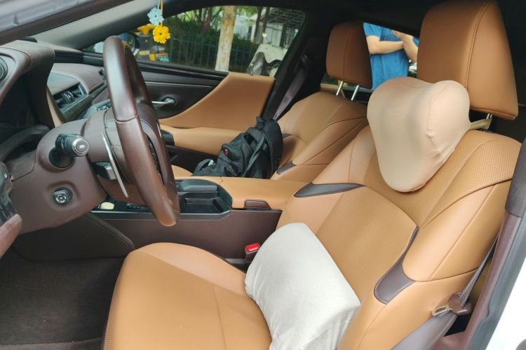 Used Lexus ES 2018 200 Excellence Edition China VI Standard Left Front Seat