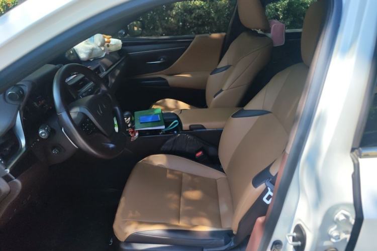 Used Lexus ES 2018 200 Excellence Edition China V Standard Left Front Seat