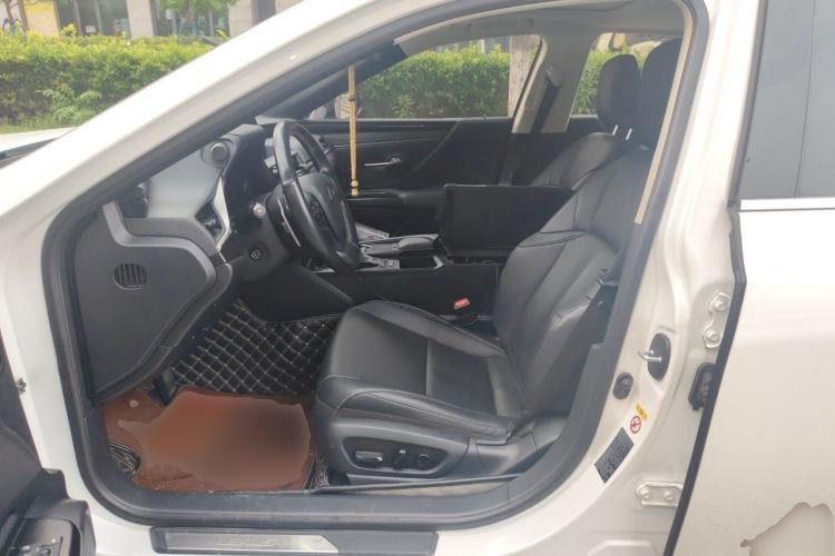 Used Lexus ES 2018 200 Excellence Edition China V Standard Left Front Seat