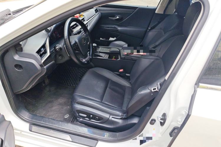 Used Lexus ES 2018 200 Excellence Edition China V Standard Left Front Seat