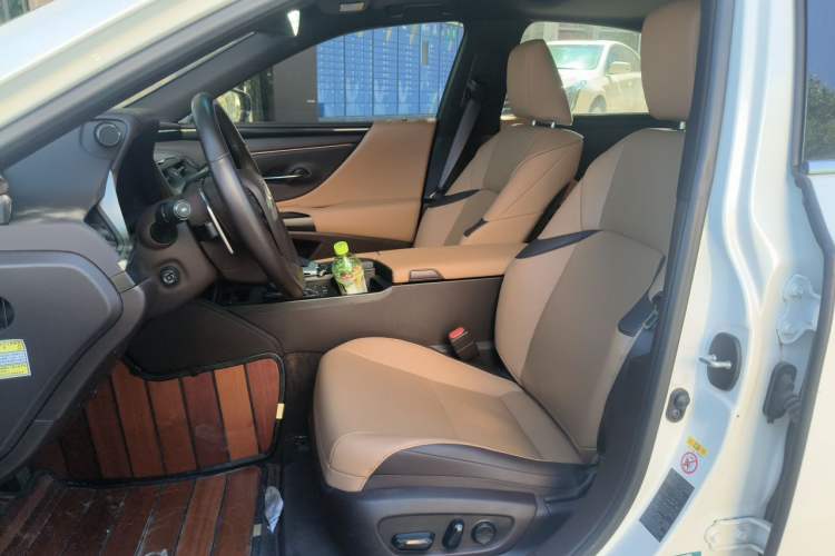 Used Lexus ES 2018 200 Excellence Edition China VI Standard Left Front Seat