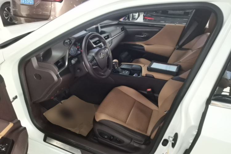 Used Lexus ES 2018 300h Premier Edition China V Standard Left Front Seat