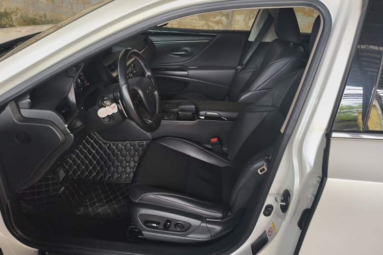 Used Lexus ES 2018 200 Excellence Edition China V Standard Left Front Seat
