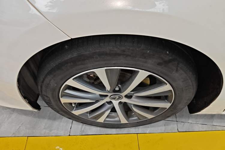 Used Lexus ES 2018 300h Premier Edition China V Standard Left Front Wheel Hub
