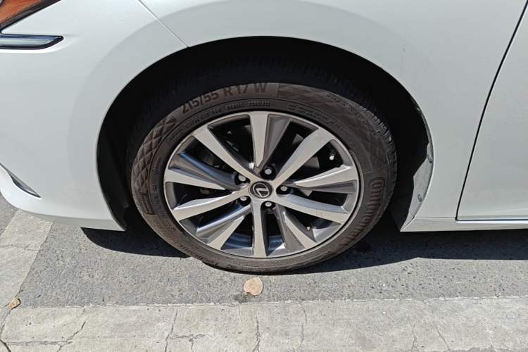 Used Lexus ES 2018 300h Premier Edition China VI Standard Left Front Wheel Hub