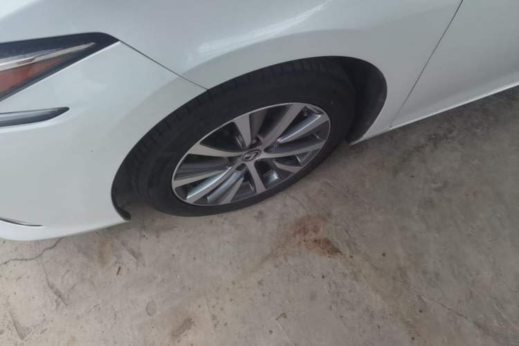 Used Lexus ES 2018 300h Premier Edition China V Standard Left Front Wheel Hub