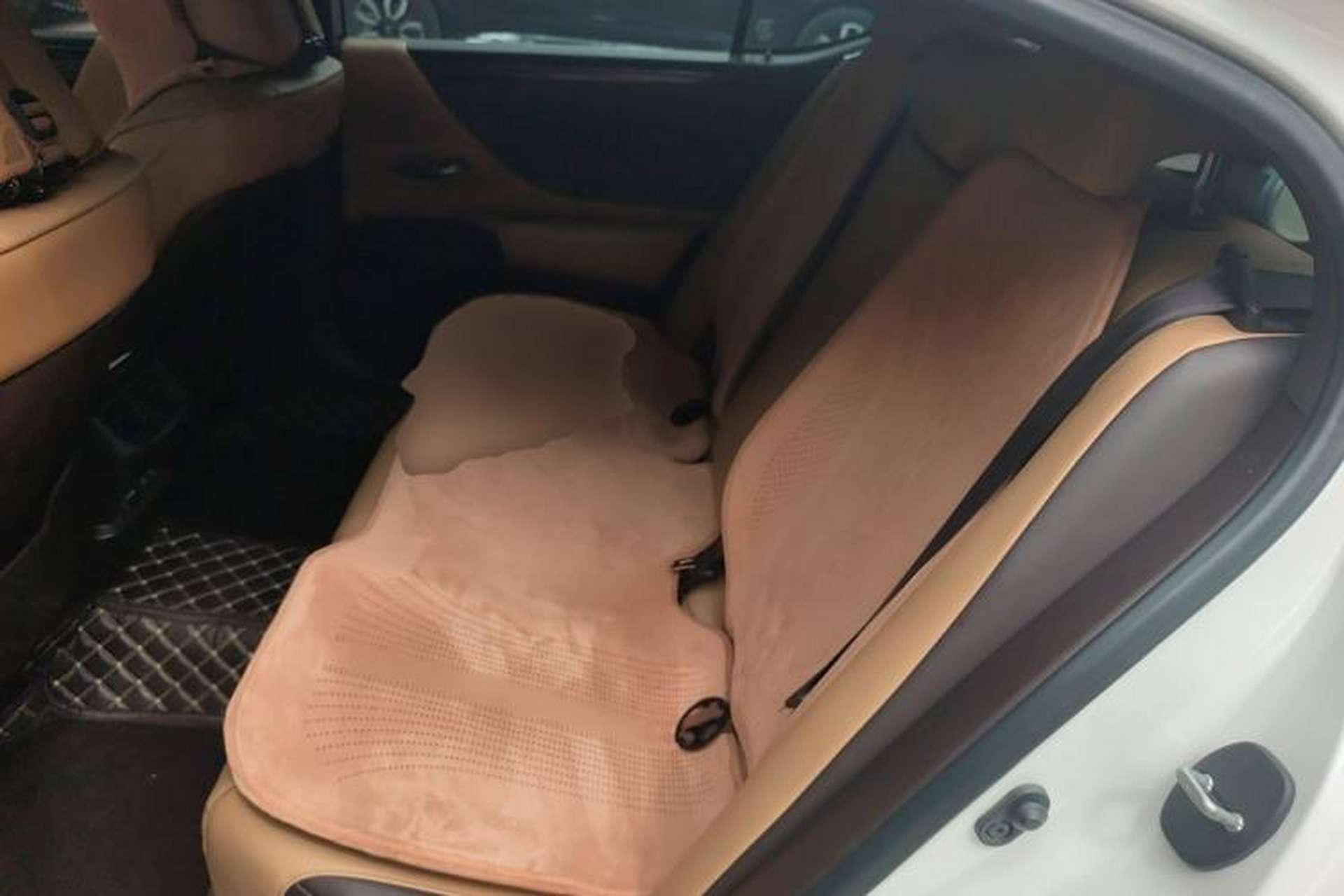 Used Lexus ES 2018 260 Excellence Edition China V Standard Left Rear Seat