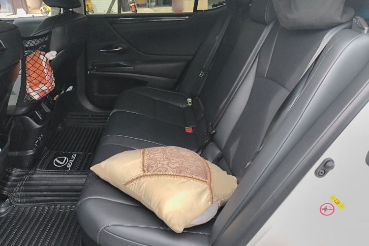 Used Lexus ES 2018 300h Premier Edition China V Standard Left Rear Seat