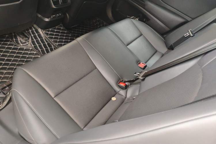 Used Lexus ES 2018 200 Excellence Edition China V Standard Left Rear Seat