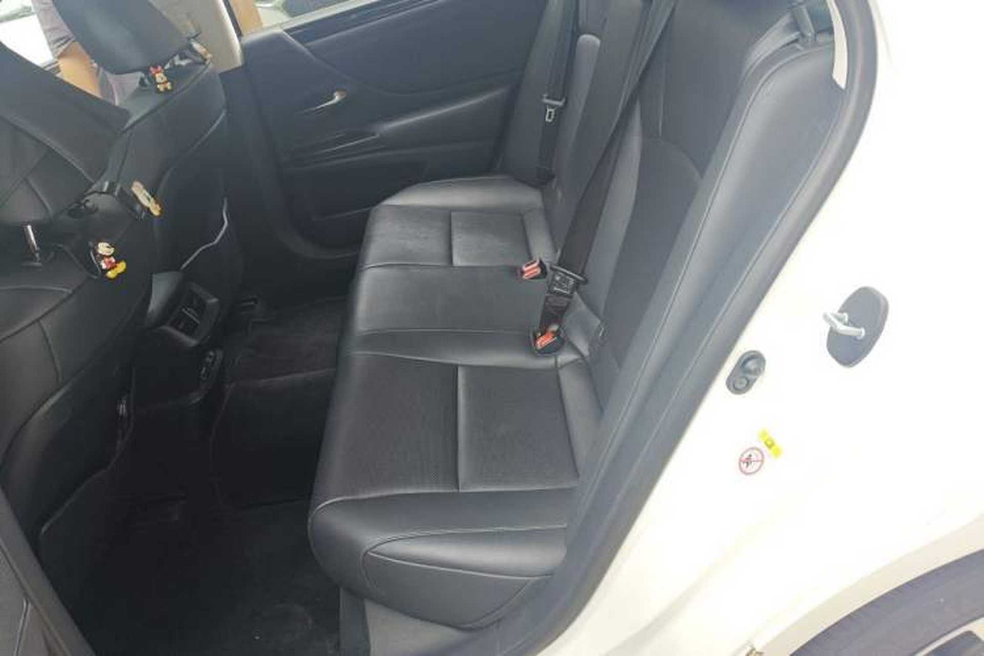 Used Lexus ES 2018 200 Excellence Edition China V Standard Left Rear Seat