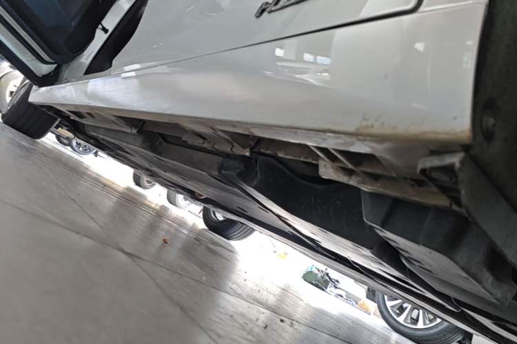 Used Lexus ES 2018 300h Premier Edition China VI Standard Left Side Sill