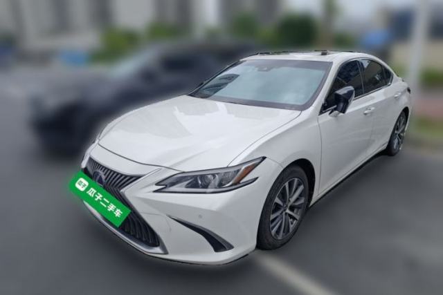 Used Lexus ES 2018 300h Premier Edition China VI Standard