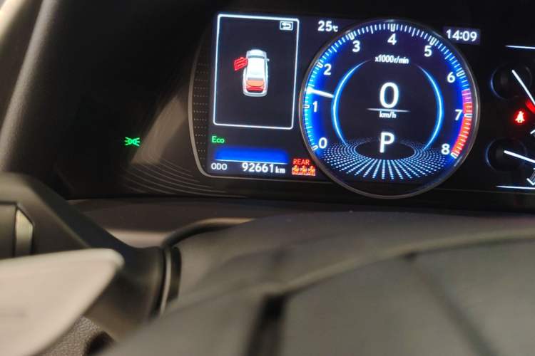 Used Lexus ES 2018 200 Excellence Edition China VI Standard Odometer Close Up