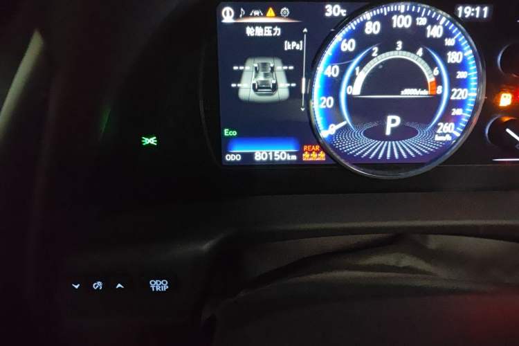 Used Lexus ES 2018 200 Excellence Edition China VI Standard Odometer Close Up