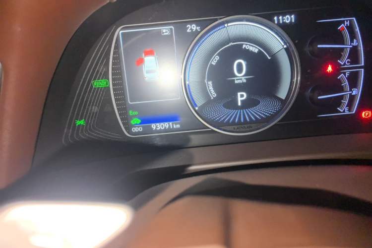 Used Lexus ES 2018 300h Premier Edition China V Standard Odometer Close Up