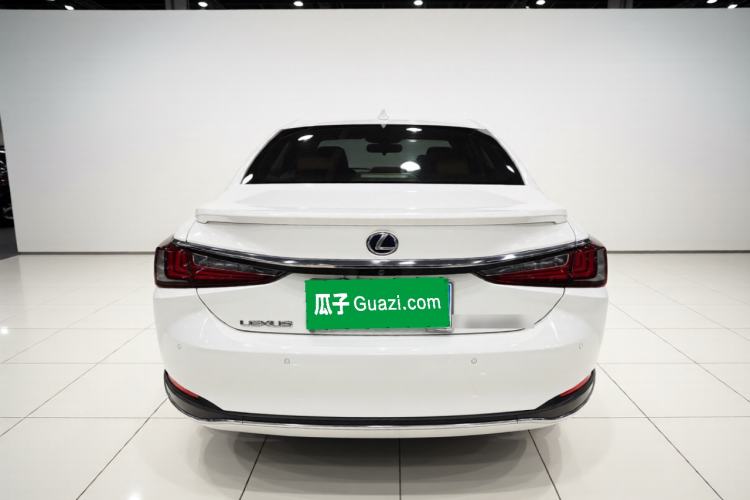 Used Lexus ES 2018 300h Premier Edition China V Standard Rear