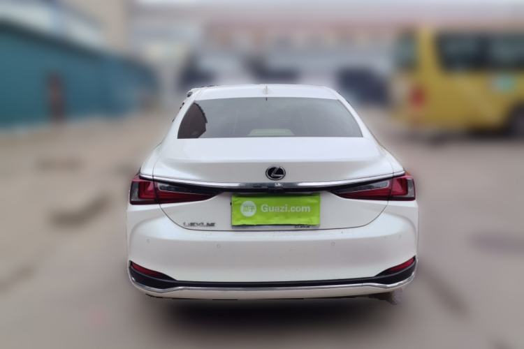 Used Lexus ES 2018 200 Excellence Edition China V Standard Rear