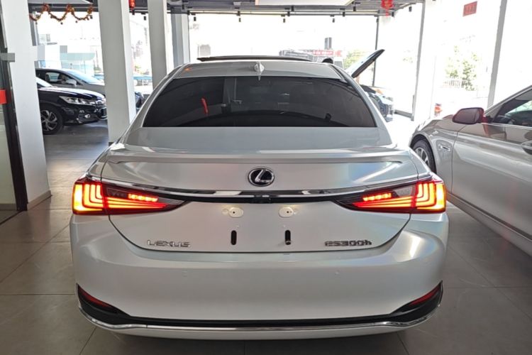 Used Lexus ES 2018 300h Premier Edition China VI Standard Rear