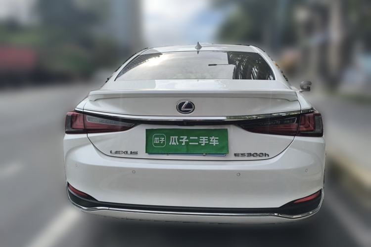 Used Lexus ES 2018 300h Premier Edition China V Standard Rear