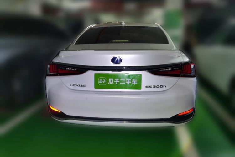 Used Lexus ES 2018 300h Premier Edition China VI Standard Rear