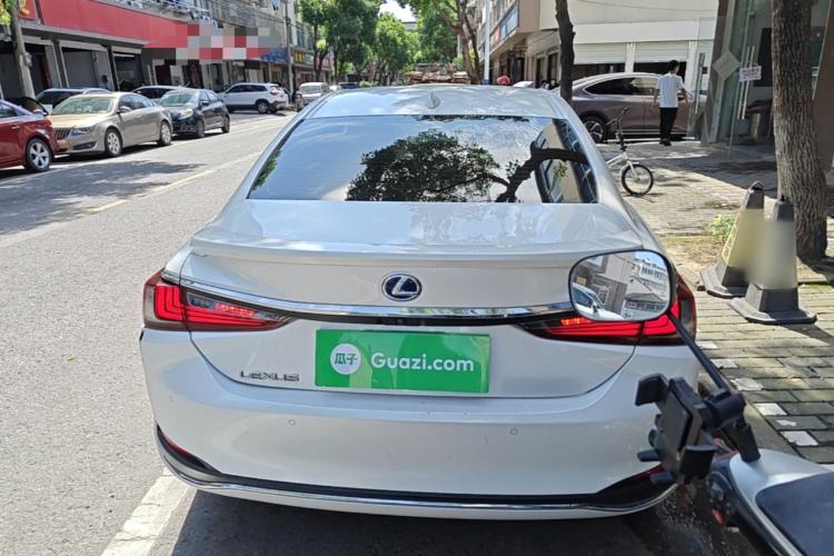 Used Lexus ES 2018 300h Premier Edition China VI Standard Rear