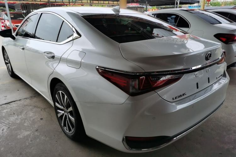 Used Lexus ES 2018 200 Excellence Edition China V Standard Rear Left 45 Deg
