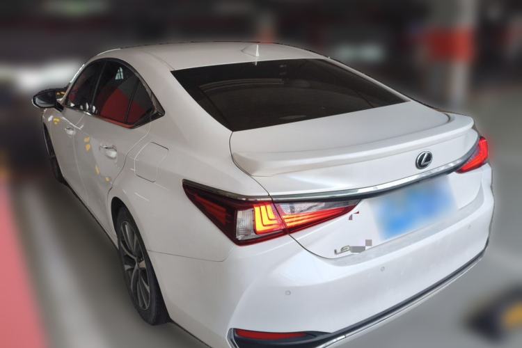 Used Lexus ES 2018 200 Excellence Edition China VI Standard Rear Left 45 Deg