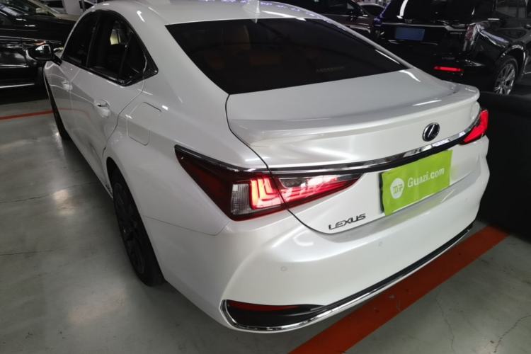 Used Lexus ES 2018 300h Premier Edition China V Standard Rear Left 45 Deg