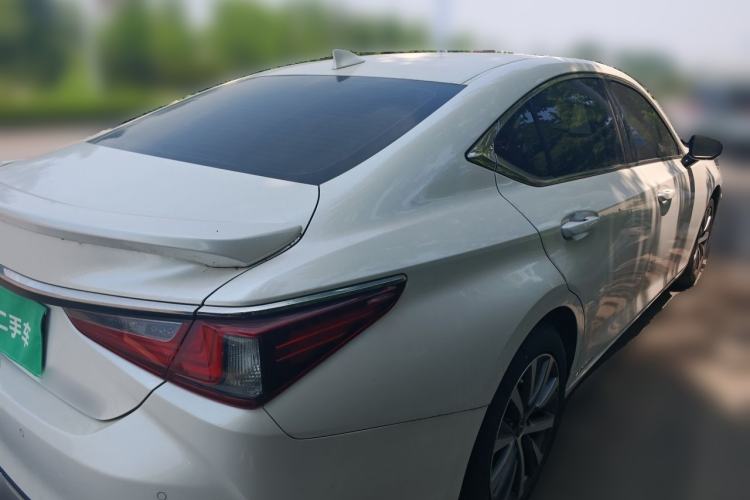 Used Lexus ES 2018 300h Premier Edition China VI Standard Rear Right 45 Deg
