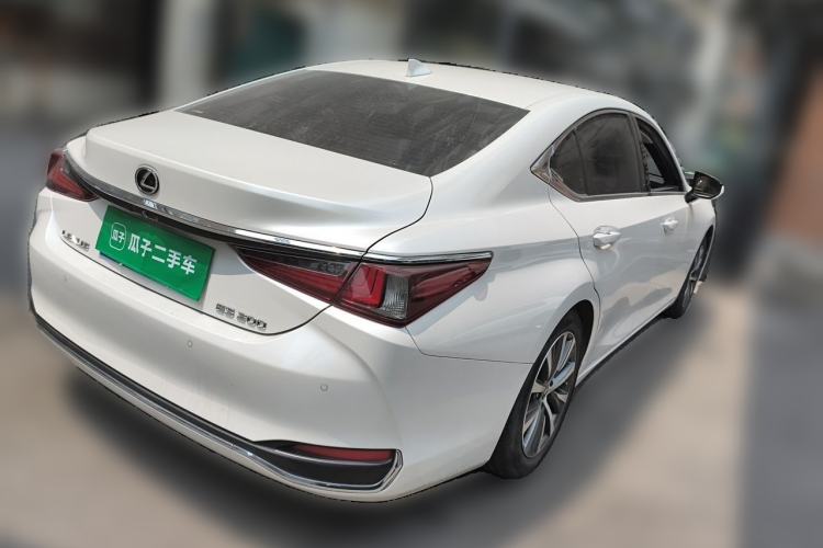 Used Lexus ES 2018 200 Excellence Edition China VI Standard Rear Right 45 Deg