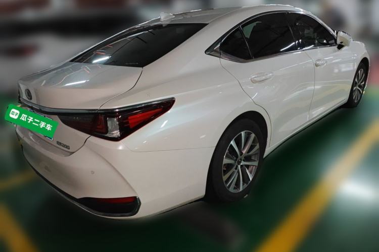 Used Lexus ES 2018 200 Excellence Edition China VI Standard Rear Right 45 Deg