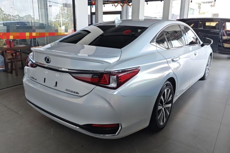 Used Lexus ES 2018 300h Premier Edition China VI Standard Rear Right 45 Deg
