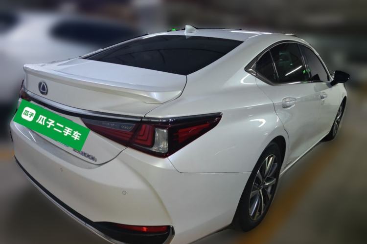 Used Lexus ES 2018 300h Premier Edition China V Standard Rear Right 45 Deg