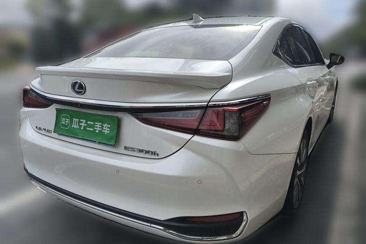 Used Lexus ES 2018 300h Premier Edition China V Standard Rear Right 45 Deg